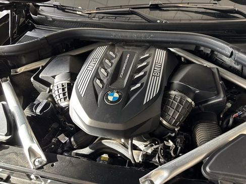 Used 2022 BMW X7 M50i image 35