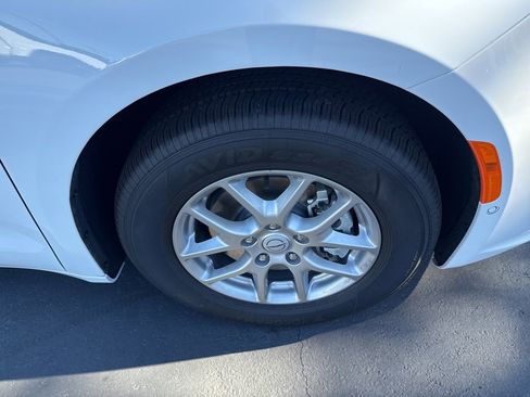 New 2026 Chrysler Pacifica Select image 4