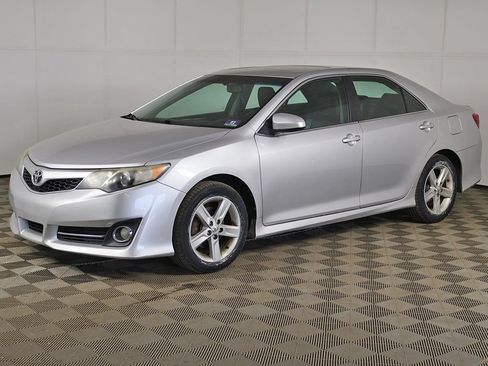 Used 2013 Toyota Camry SE w/ Leather Pkg FWD image 7
