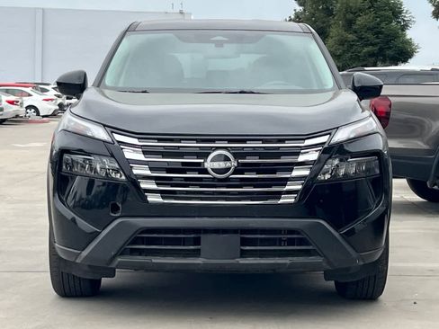 Certified 2025 Nissan Rogue SV image 11