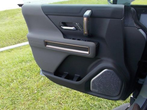 New 2025 GMC Hummer EV 2X image 44