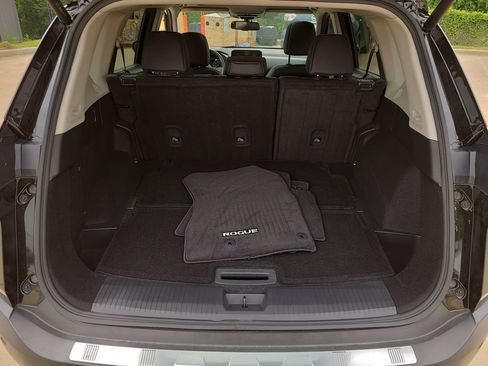 Certified 2023 Nissan Rogue SL w/ SL Premium Package FWD image 8