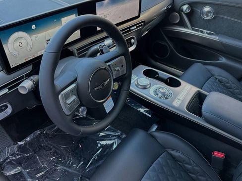 New 2024 Genesis GV60 Performance image 10