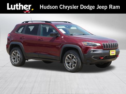Used 2022 Jeep Cherokee Trailhawk w/ Trailer Tow Group AWD/4WD image 1