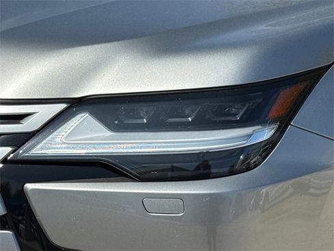 Used 2022 Lexus LX 600 4WD w/ Accessory Package (Z1) image 4