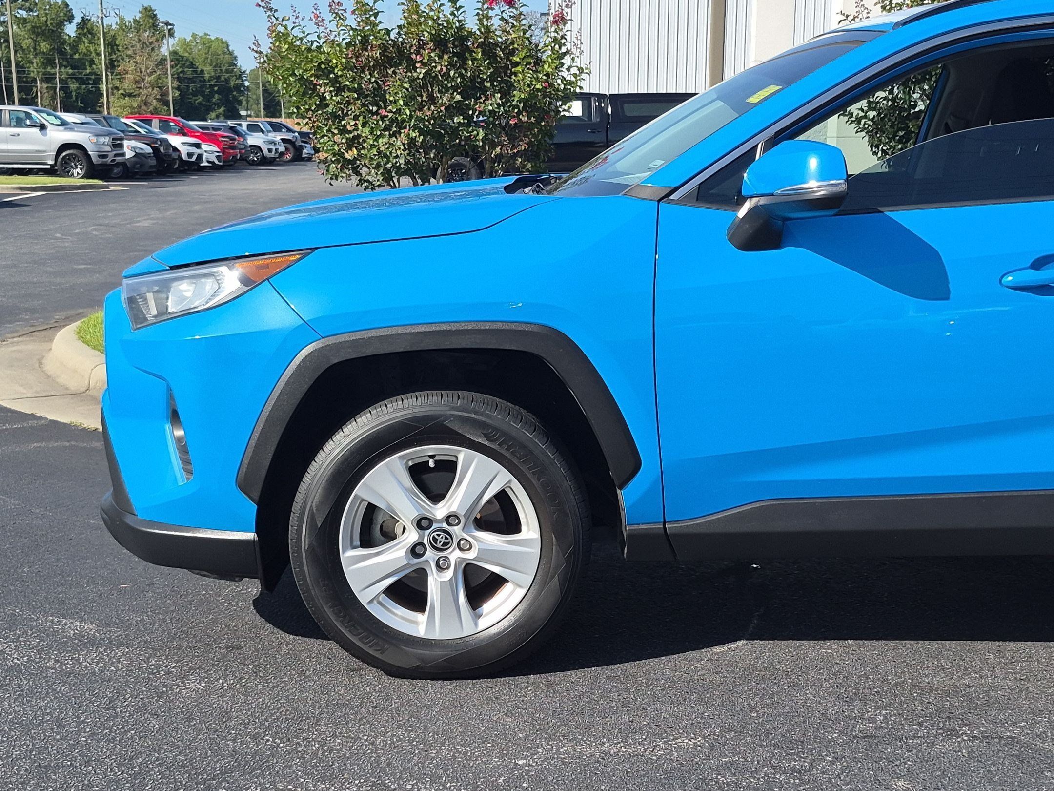 Used 2021 Toyota RAV4 XLE FWD image 9