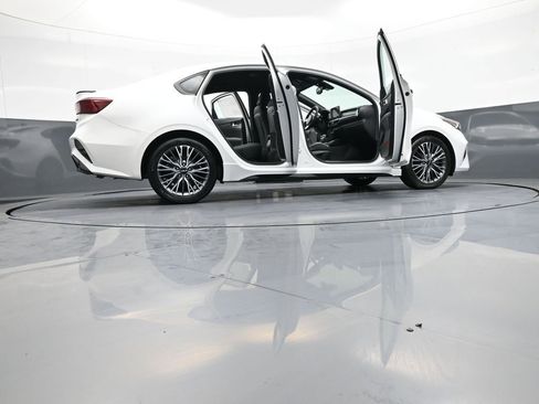 Certified 2024 Kia Forte GT-Line FWD image 46