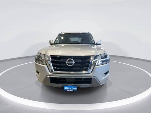 Used 2022 Nissan Armada SL w/ Captain's Chairs Package AWD/4WD image 3