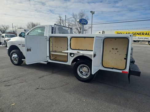 Used 2016 RAM 3500 Tradesman w/ Power Accessory Group image 10