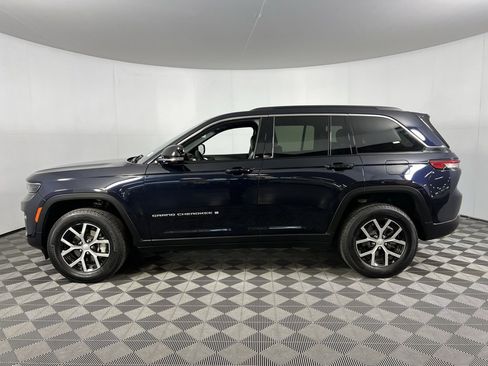 Used 2024 Jeep Grand Cherokee Limited w/ Luxury Tech Group II image 10