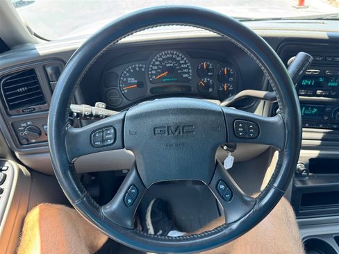 Used 2004 GMC Yukon SLT w/ 1SD Preferred Equipment Group AWD/4WD image 11