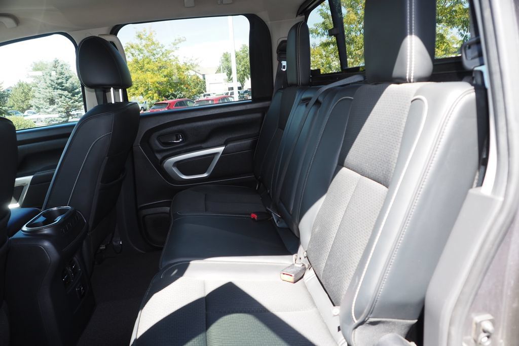 Used 2017 Nissan Titan PRO-4X AWD/4WD image 15