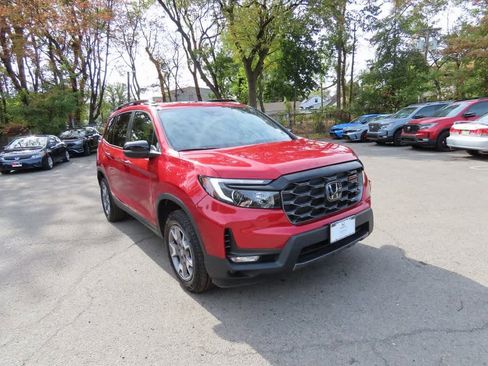 Certified 2022 Honda Passport TrailSport image 5