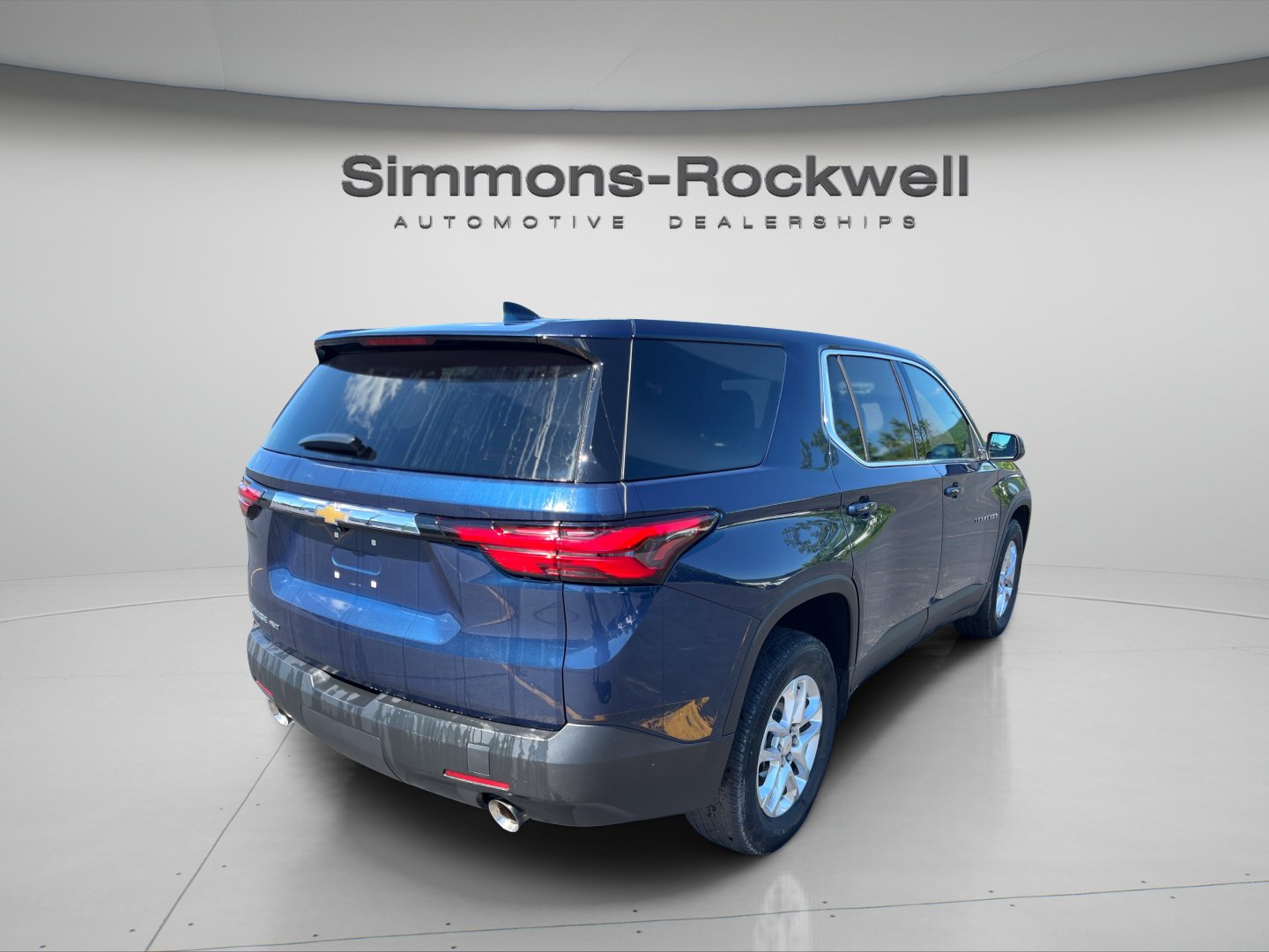 Used 2023 Chevrolet Traverse LS AWD/4WD image 5