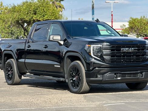 Used 2023 GMC Sierra 1500 Elevation w/ LPO, Elevation Black Package image 2