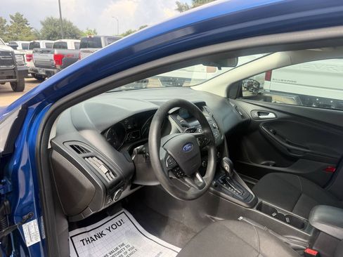 Used 2018 Ford Focus SE FWD image 6