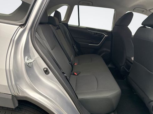 Used 2021 Toyota RAV4 LE AWD/4WD image 17
