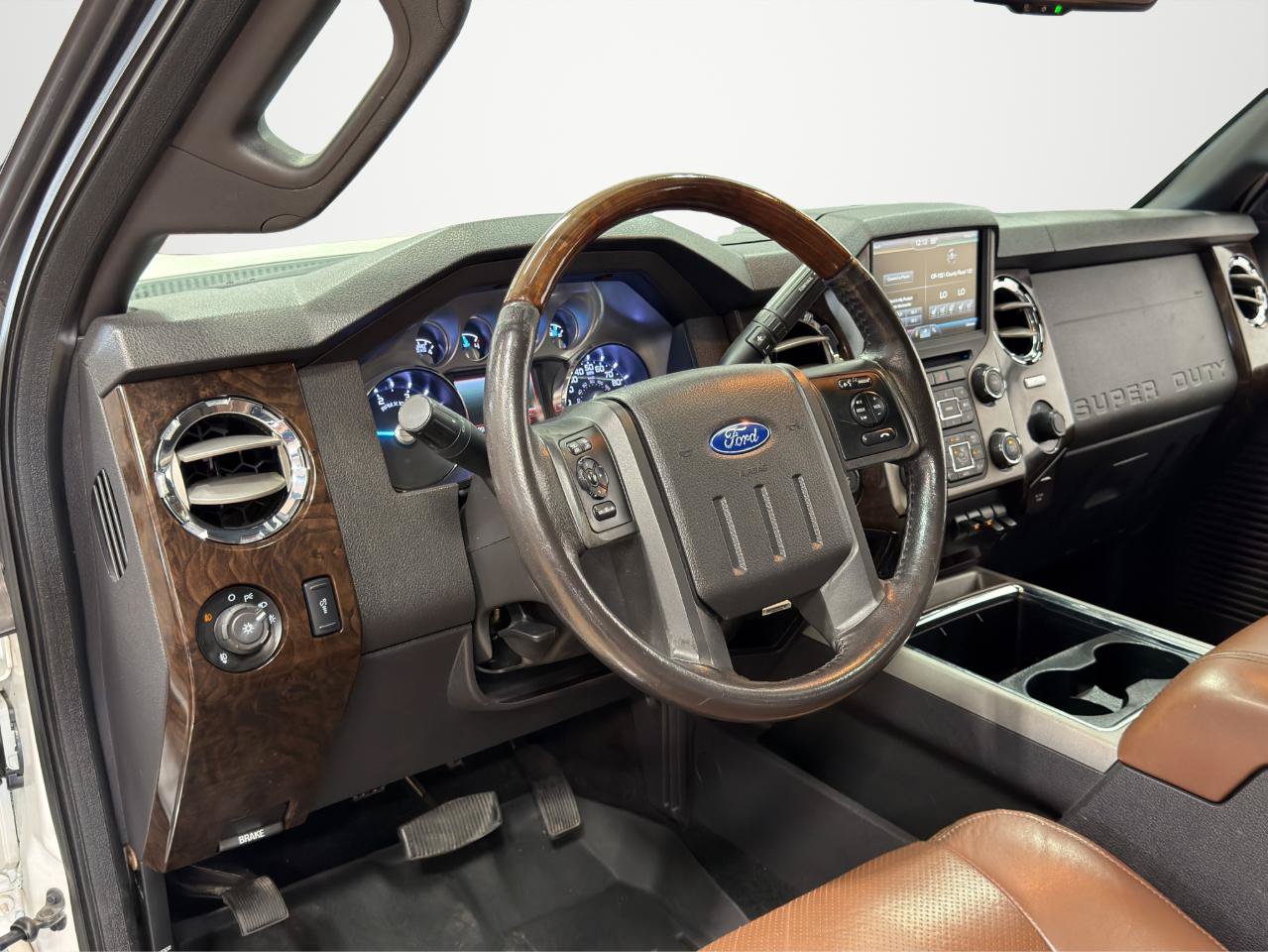 Used 2015 Ford F250 Platinum w/ FX4 Off-Road Package AWD/4WD image 18