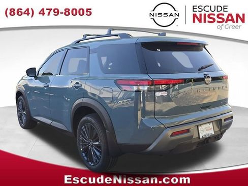 New 2026 Nissan Pathfinder SL w/ SL Premium Package AWD/4WD image 5