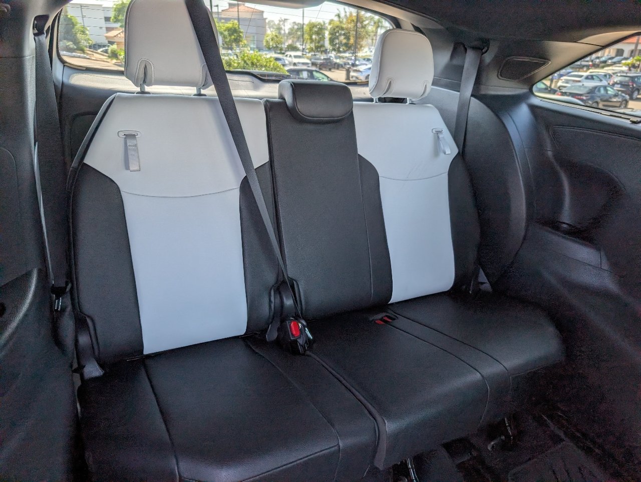 Used 2026 Toyota Sienna XSE FWD image 6