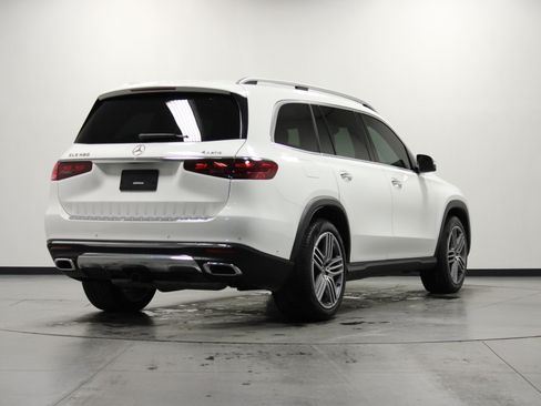 Used 2024 Mercedes-Benz GLS 450 4MATIC image 4