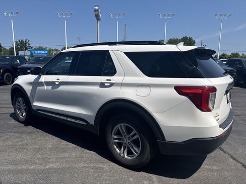 Used 2023 Ford Explorer XLT w/ Equipment Group 202A AWD/4WD image 5