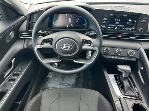 New 2026 Hyundai Elantra SE image 15
