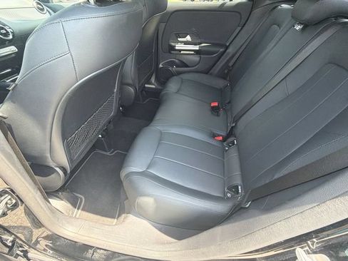 Used 2025 Mercedes-Benz GLA 250 image 21