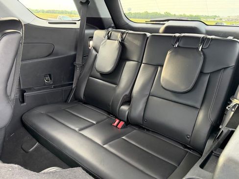 Used 2022 Ford Explorer XLT w/ Equipment Group 202A AWD/4WD image 15