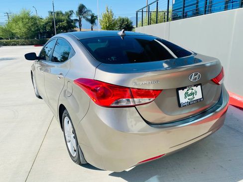 Used 2013 Hyundai Elantra GLS w/ Preferred Pkg FWD image 5