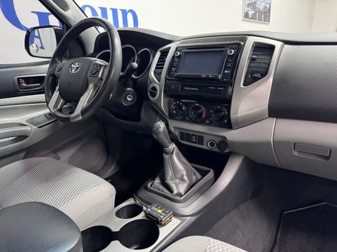 Used 2015 Toyota Tacoma 4x4 Access Cab V6 w/ SR5 Package image 13