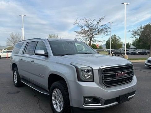 Used 2017 GMC Yukon XL SLT AWD/4WD image 4
