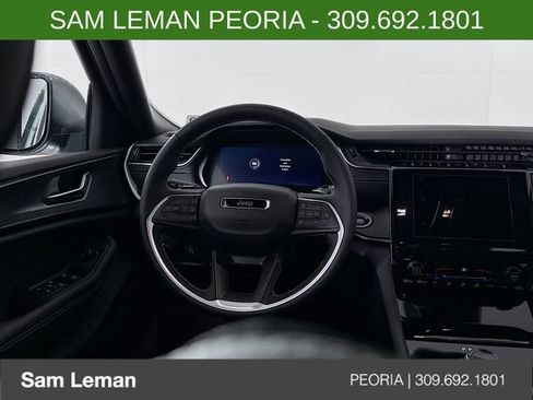 New 2025 Jeep Grand Cherokee Laredo AWD/4WD image 11