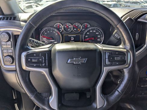 Used 2019 Chevrolet Silverado 1500 LT Trail Boss AWD/4WD image 17