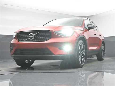 Used 2023 Volvo XC40 B5 Plus w/ Protection Package Premier image 37