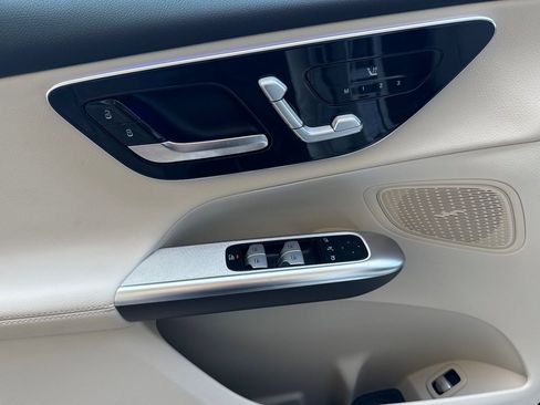 Certified 2025 Mercedes-Benz GLC 300 image 11