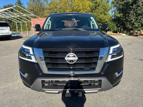 Used 2024 Nissan Armada SL w/ Captain's Chairs Package image 8
