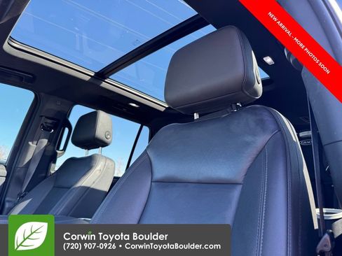 Used 2022 Chevrolet Tahoe Z71 w/ Luxury Package image 10