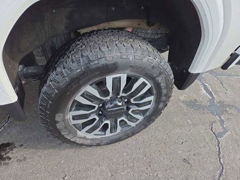 Used 2024 GMC Sierra 2500 Denali Ultimate image 10