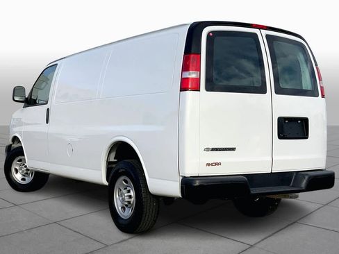 Used 2022 Chevrolet Express 2500 w/ Driver Convenience Package image 9