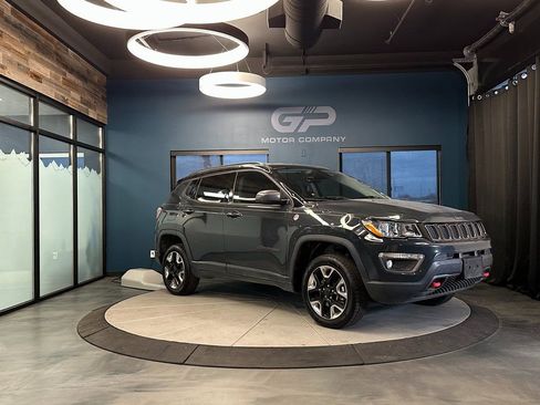 Used 2017 Jeep Compass Trailhawk w/ Navigation Group AWD/4WD image 1