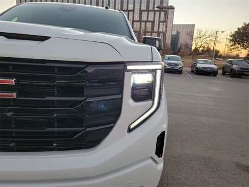 Used 2024 GMC Sierra 1500 Elevation w/ Elevation Premium Package image 10