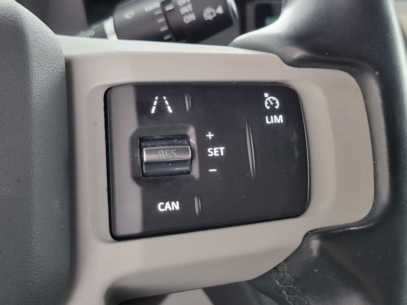 Used 2023 Land Rover Defender 110 X-Dynamic SE AWD/4WD image 30