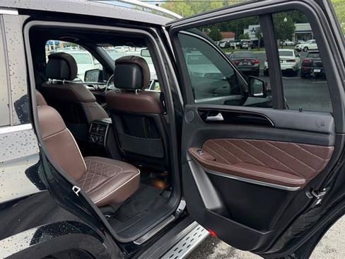 Used 2016 Mercedes-Benz GL 550 4MATIC image 38