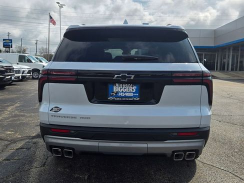 New 2026 Chevrolet Traverse LT w/ Sun and Wheel Package AWD/4WD image 13
