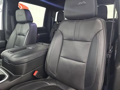 Used 2021 Chevrolet Silverado 3500 High Country w/ Technology Package image 22