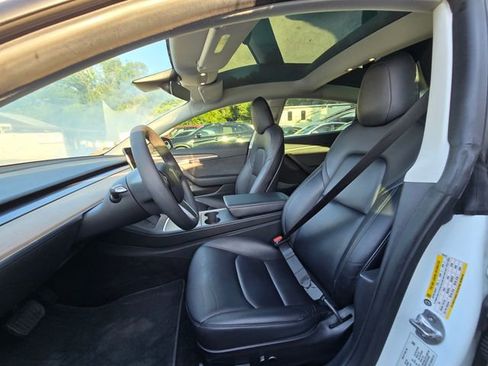 Used 2022 Tesla Model 3 Long Range AWD/4WD image 5