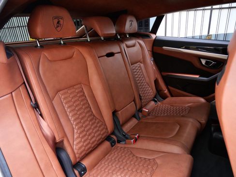 Used 2022 Lamborghini Urus AWD/4WD image 6