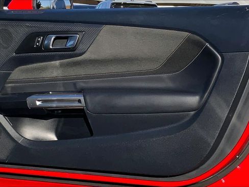 Used 2024 Ford Mustang Convertible image 22