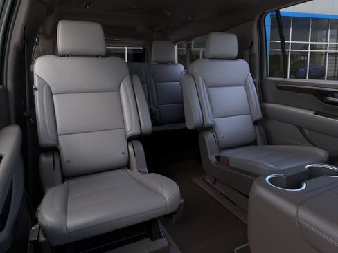 New 2026 Chevrolet Suburban LT w/ Comfort Package RWD image 17